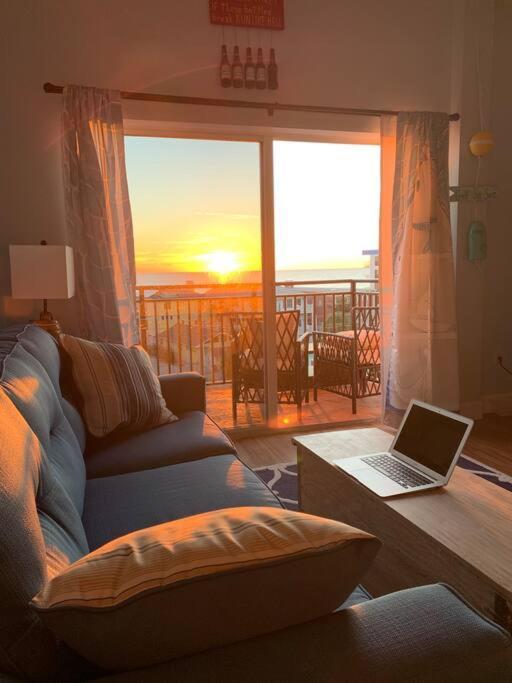 Gulf Coast Gold Private Condo - 2Bed, 2Bath, Sleep 6, Across Street From Beach, Balcony Views Of Sunsets, Beach & Gulf, Pool, Gym St. Pete Beach Exterior foto